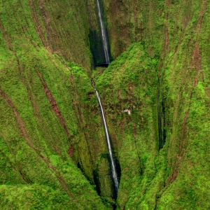 Best Helicopter Tours in Maui - Blue Hawaiian Helicopters